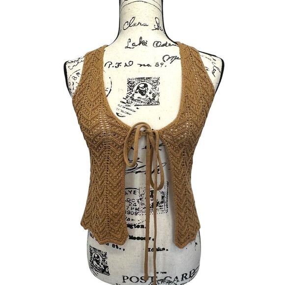 Edikted Sadiee Split Front Knit Top Size Small - Picture 2 of 10